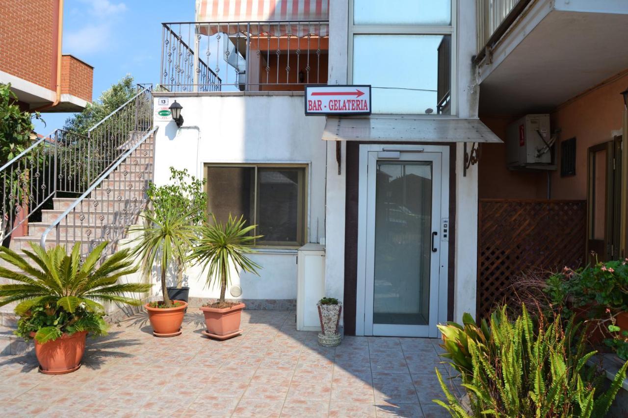 Hotel Ristorante L'Avvenire Gizzeria Exterior photo
