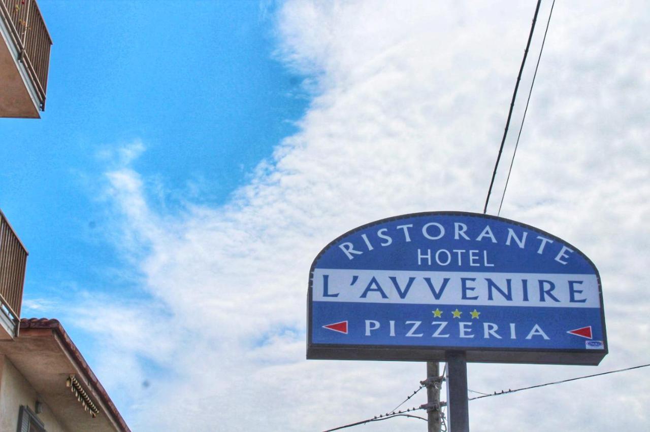 Hotel Ristorante L'Avvenire Gizzeria Exterior photo